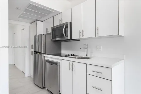 1601 Meridian Ave # 207, Miami Beach FL 33139