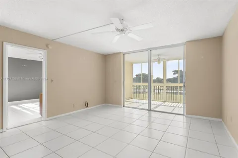 7640 NW 18th St # 305, Margate FL 33063