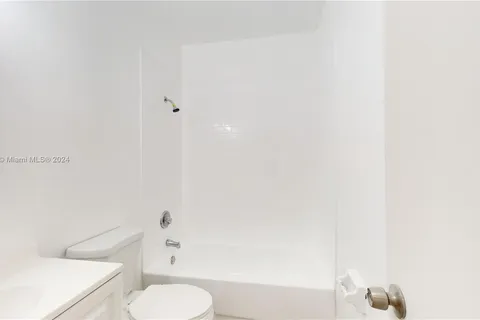 828 Pennsylvania Ave # 12, Miami Beach FL 33139