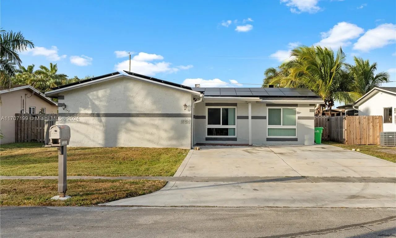 12321 NW 29th St, Sunrise FL 33323