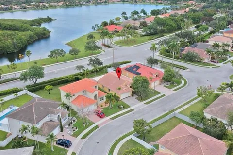 18723 SW 15th St, Pembroke Pines FL 33029