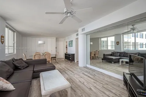 5005 Collins Ave # 1225, Miami Beach FL 33140