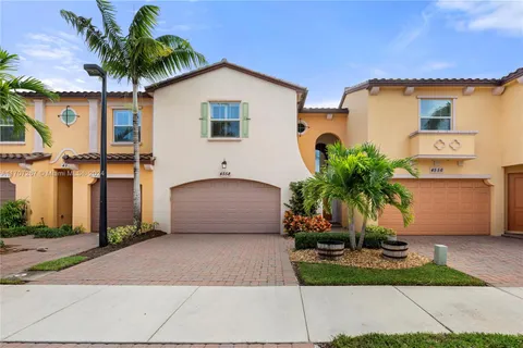 4558 Mediterranean Cir, Palm Beach Gardens FL 33418