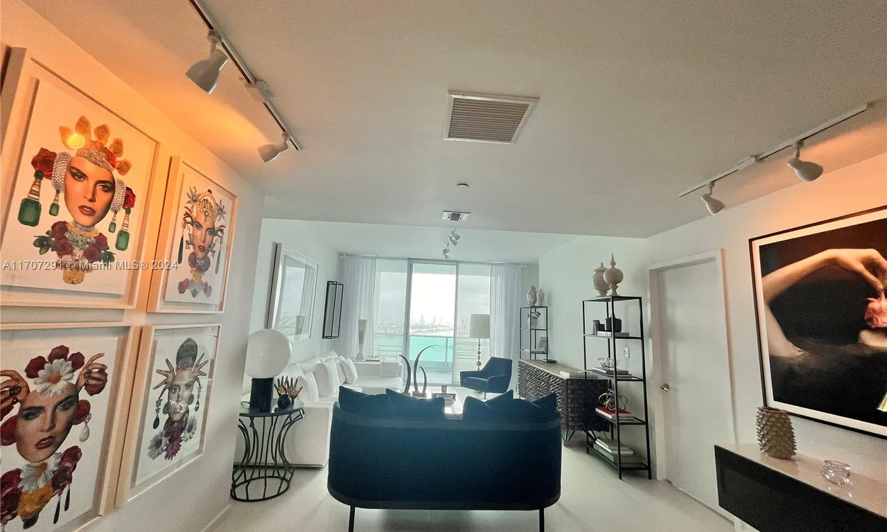 900 Biscayne Blvd # 2702, Miami FL 33132