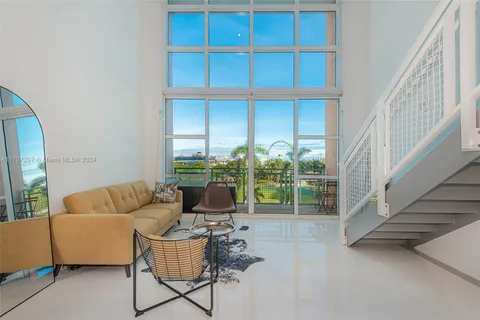 253 NE 2nd St # 432, Miami FL 33132