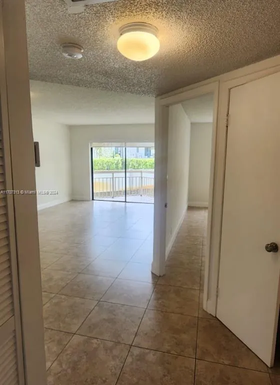 8290 Lake Dr # 220, Doral FL 33166