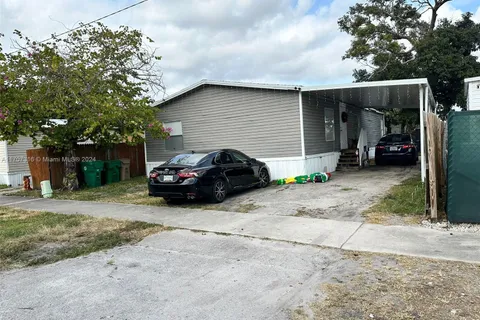 13421 SW 8th St, Davie FL 33325