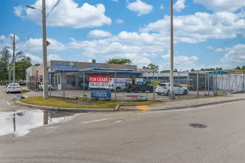 3200 NW South River Dr, Miami FL 33142