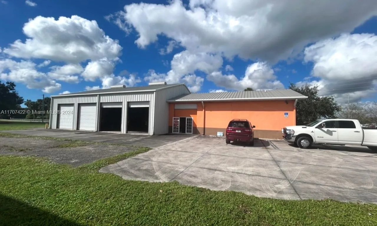 1127 SW Park St, Other City - In The State Of Florida FL 34974