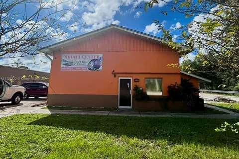 1127 SW Park St, Other City - In The State Of Florida FL 34974