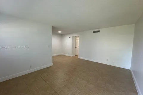 2900 NE 17th Ave # 121, Pompano Beach FL 33064