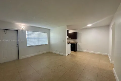 2900 NE 17th Ave # 121, Pompano Beach FL 33064