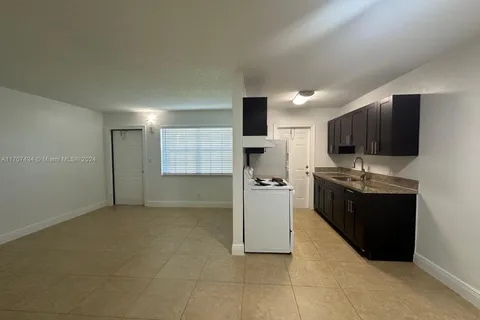 2900 NE 17th Ave # 121, Pompano Beach FL 33064