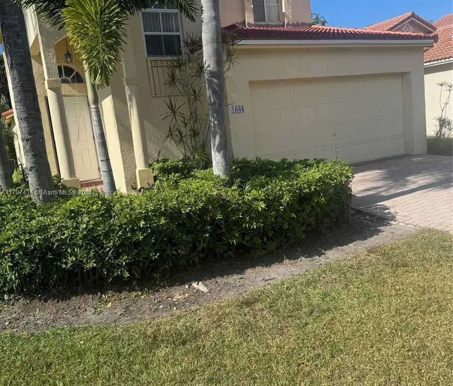 1688 SW 158th Ave, Pembroke Pines FL 33027