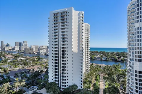 21205 Yacht Club Dr # 2002, Aventura FL 33180