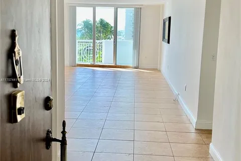 5825 Collins Ave # 5G, Miami Beach FL 33140