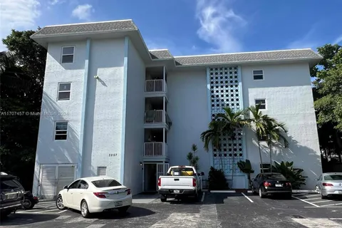 3257 NE 13th St # 402, Pompano Beach FL 33062