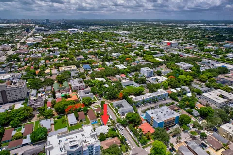 517 S 19th Ave, Hollywood FL 33020
