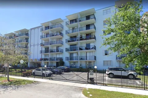 12500 NE 15th Ave # 307, North Miami FL 33161