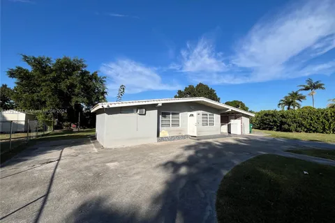 27020 SW 142nd Pl, Homestead FL 33032