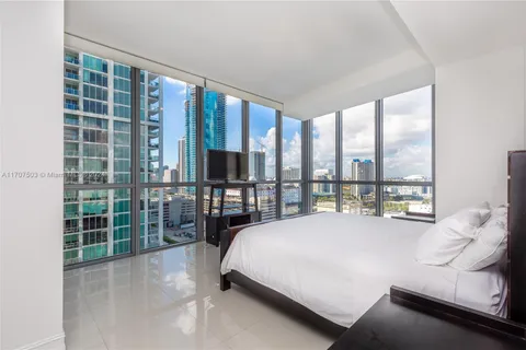 1100 Biscayne Blvd # 1906, Miami FL 33132