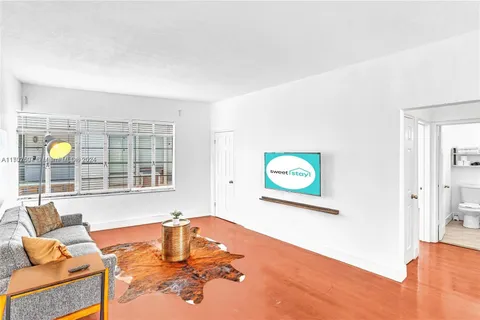 3920 Garden Ave # 16, Miami Beach FL 33140