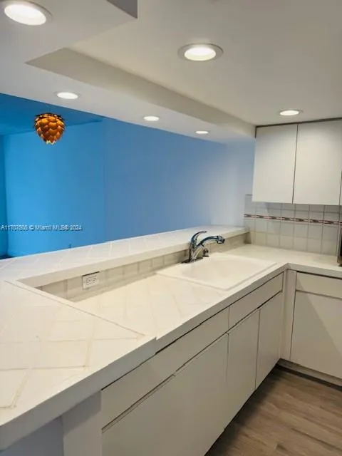 345 Ocean Dr # 920, Miami Beach FL 33139