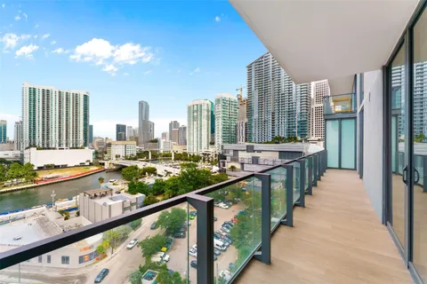 88 SW 7th St # 712, Miami FL 33130