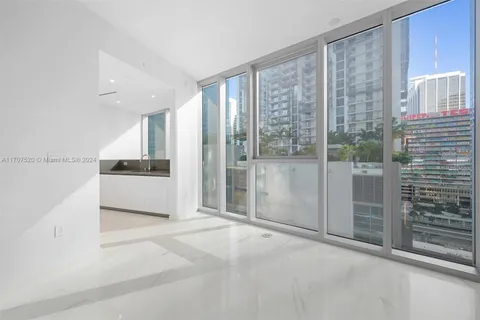 300 Biscayne Boulevard Way # 1105, Miami FL 33131