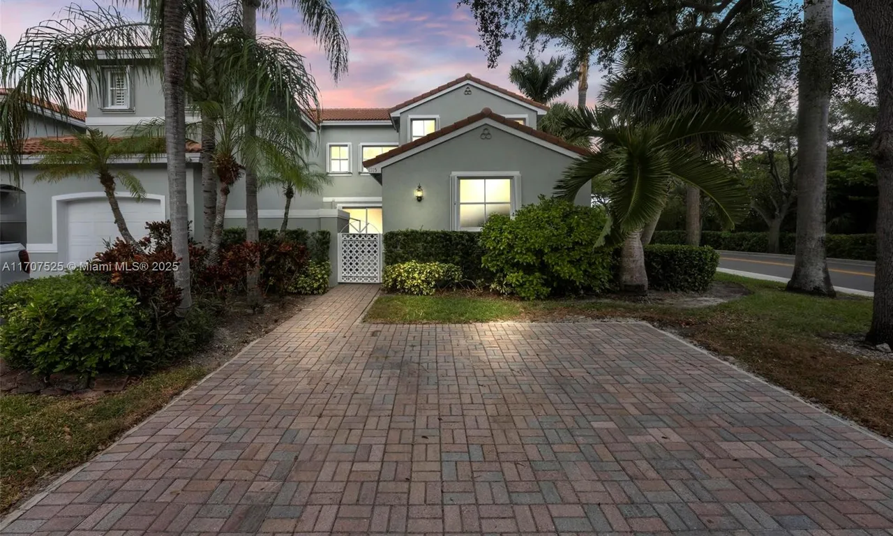 1115 Buttonwood Ln, Hollywood FL 33019