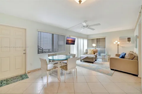 1440 SE 10th Ave # 1A, Fort Lauderdale FL 33316