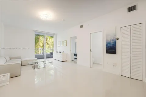 2020 Prairie Ave # 305, Miami Beach FL 33139