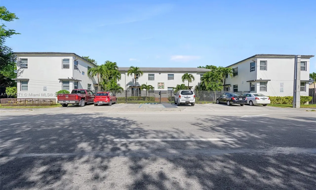 571 NE 82nd St # 2, Miami FL 33138