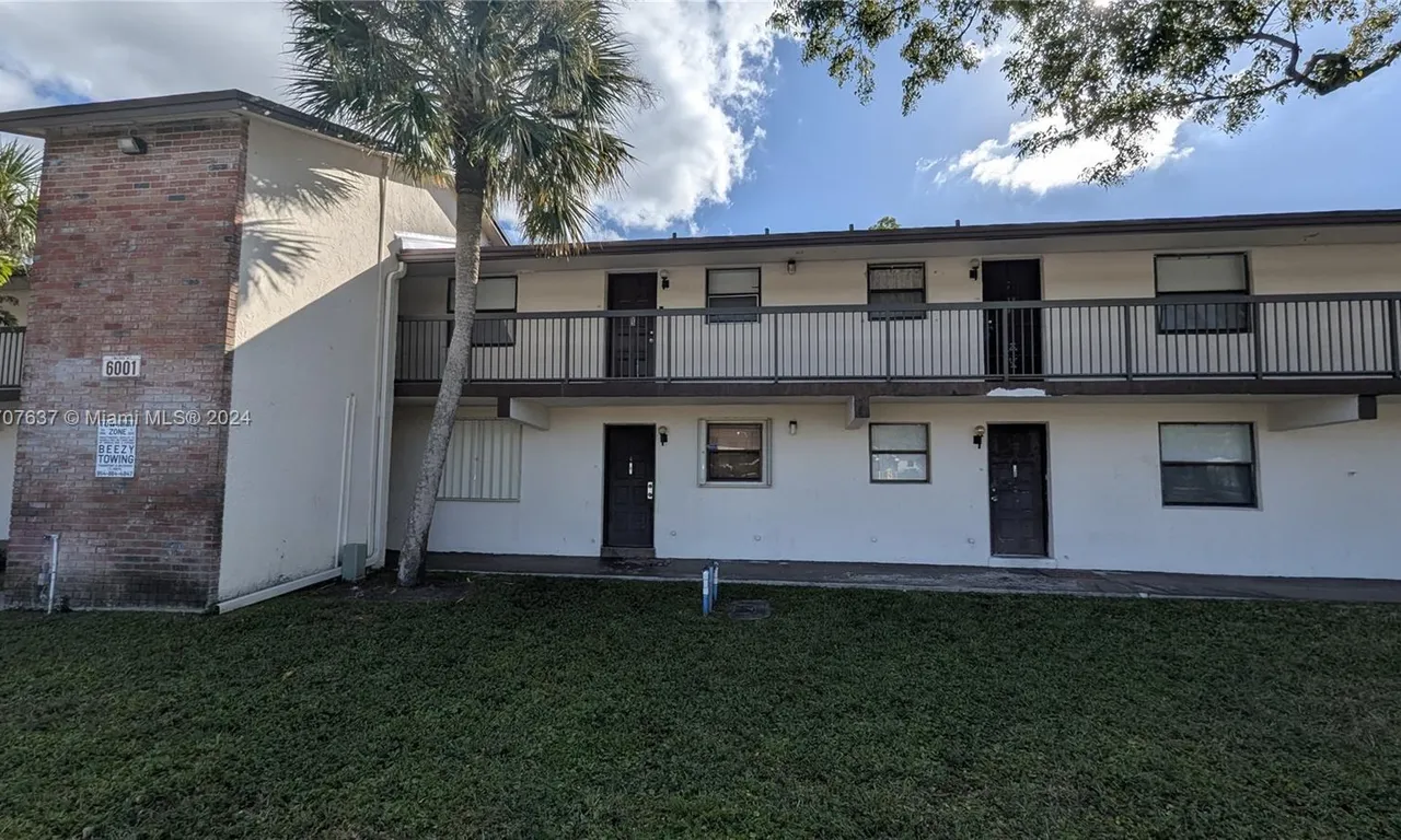 6001 Shakerwood Cir # 205, Tamarac FL 33319