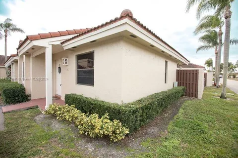 6230 NW 170th Ter, Hialeah FL 33015