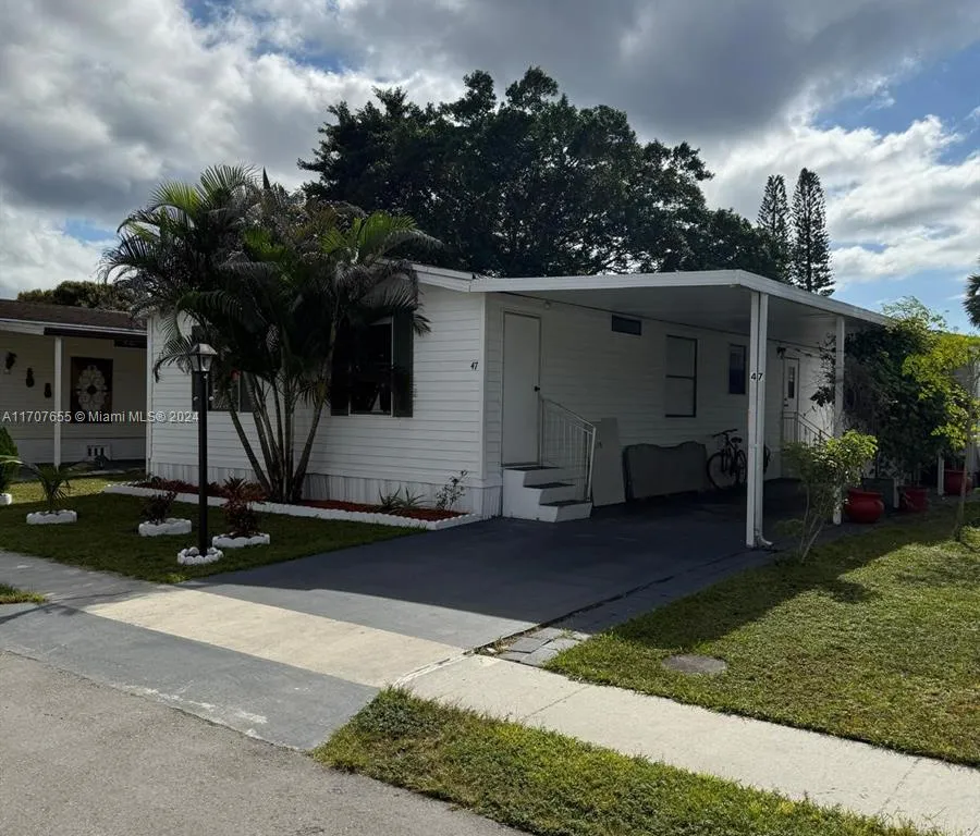 12850 W State Road 84, Davie FL 33325