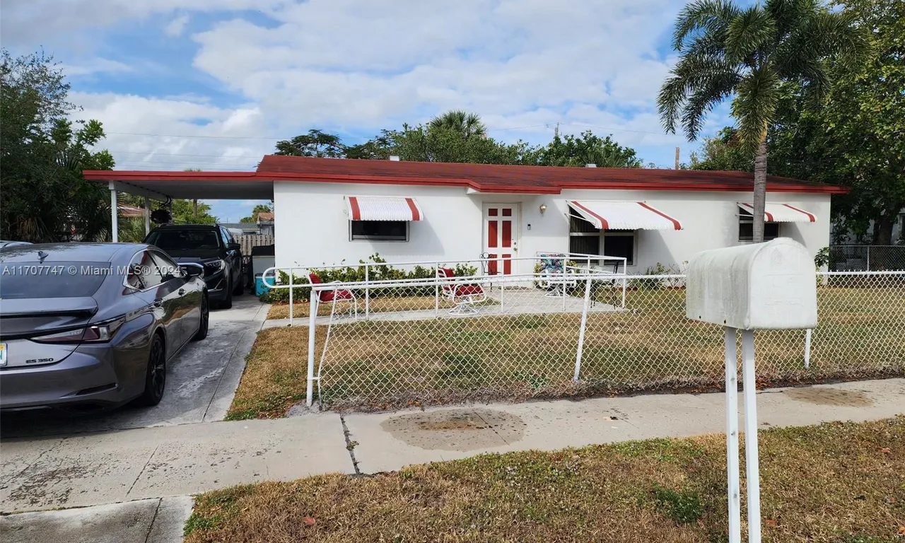 317 NW 3rd St, Deerfield Beach FL 33441