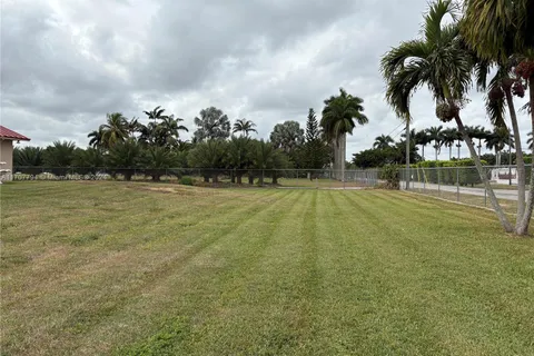 17320 SW 236th St, Homestead FL 33031