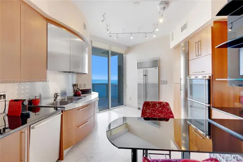 18101 Collins Ave # 4609, Sunny Isles Beach FL 33160