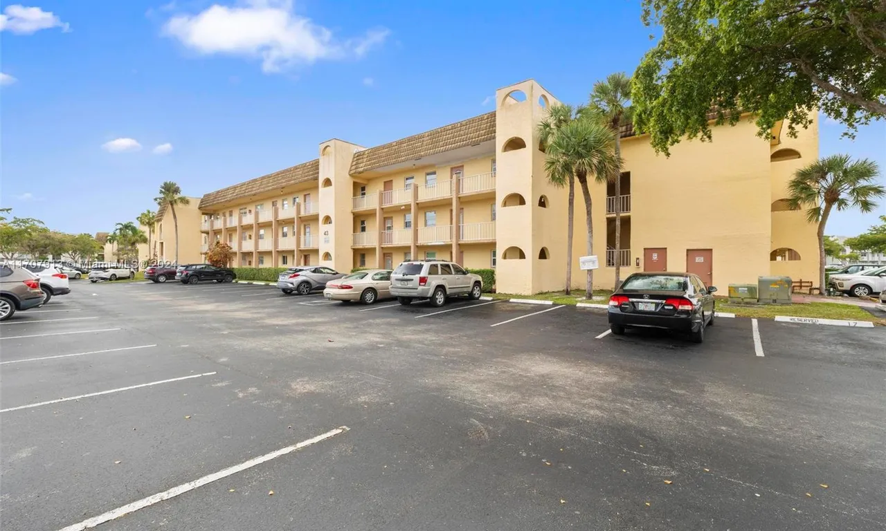 8435 Sunrise Lakes Blvd # 103, Sunrise FL 33322