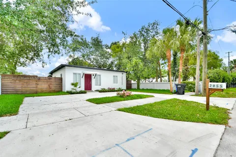 2055 NE 140th St, North Miami Beach FL 33181