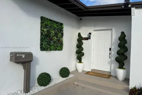 621 NW 59th Ave, Miami FL 33126