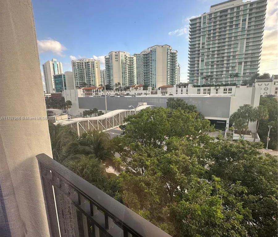 16909 N Bay Rd # 612, Sunny Isles Beach FL 33160