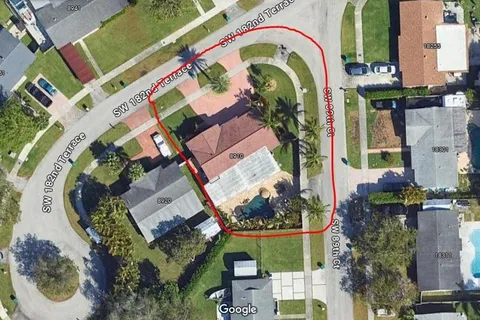 8910 SW 182nd Ter, Palmetto Bay FL 33157