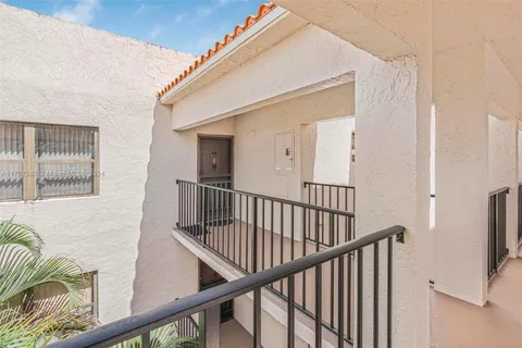 7507 La Paz Blvd # 407, Boca Raton FL 33433