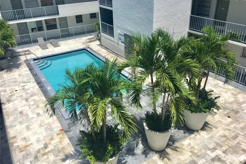 1610 Lenox Ave # 416, Miami Beach FL 33139