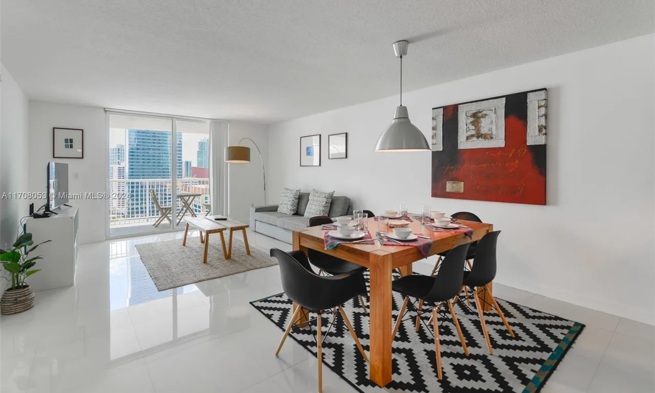 1200 Brickell Bay Dr # 2617, Miami FL 33131