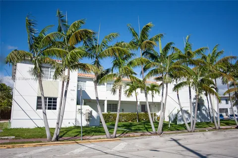 7130 Rue Versailles # 7, Miami Beach FL 33141