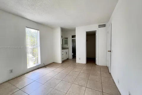 4467 Treehouse Ln # D, Tamarac FL 33319