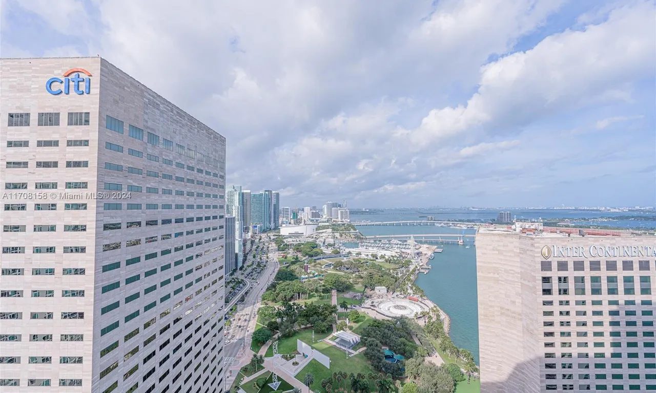 325 S BISCAYNE BLVD # 4222, Miami FL 33131